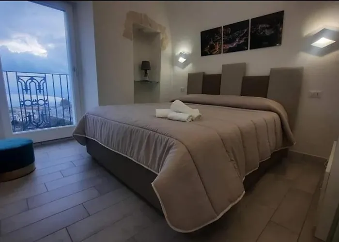 Casa Malu 17 Cin I T 0 7 1 0 3 3 B 4 0 0 0 8 8 3 3 2 *