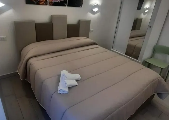Casa Malu 17 Cin I T 0 7 1 0 3 3 B 4 0 0 0 8 8 3 3 2 *